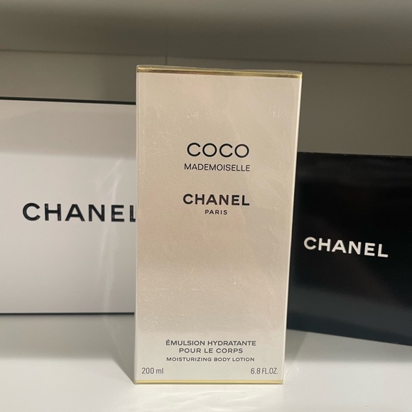 New Chanel COCO MADEMOISELLE Moisturizing Body Lotion, 6.8-oz - Picture 1 of 7